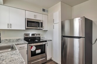 5927 W Rose Ln in Glendale, AZ - Building Photo - Building Photo