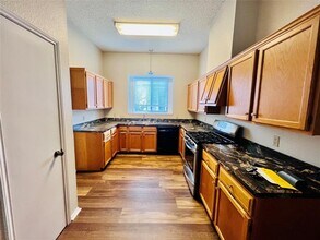 2016 Castle View Dr in Austin, TX - Building Photo - Building Photo