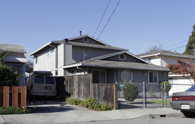 1659 Thrush St in San Leandro, CA - Building Photo - Building Photo