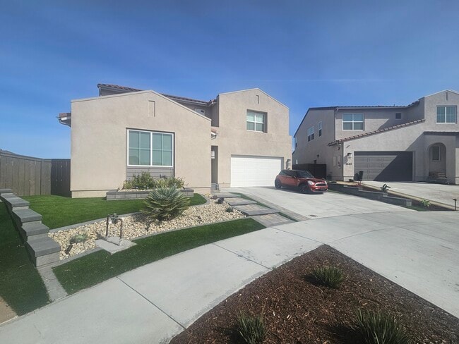 1639 Corte Medialuna in Chula Vista, CA - Building Photo - Building Photo