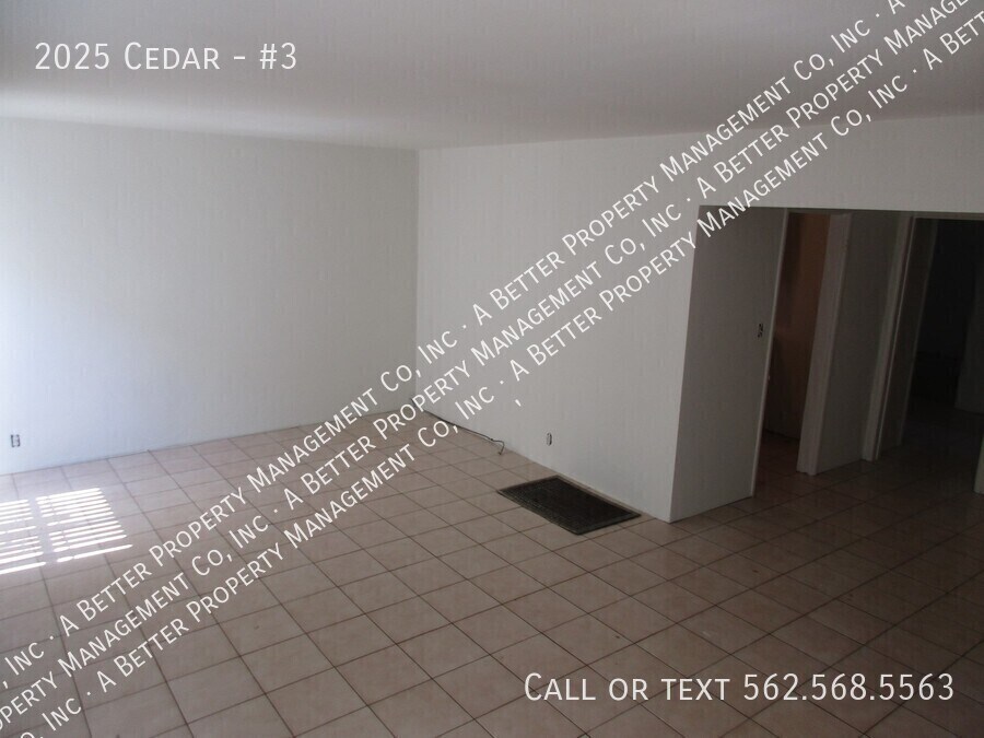 2025 Cedar Ave in Long Beach, CA - Building Photo