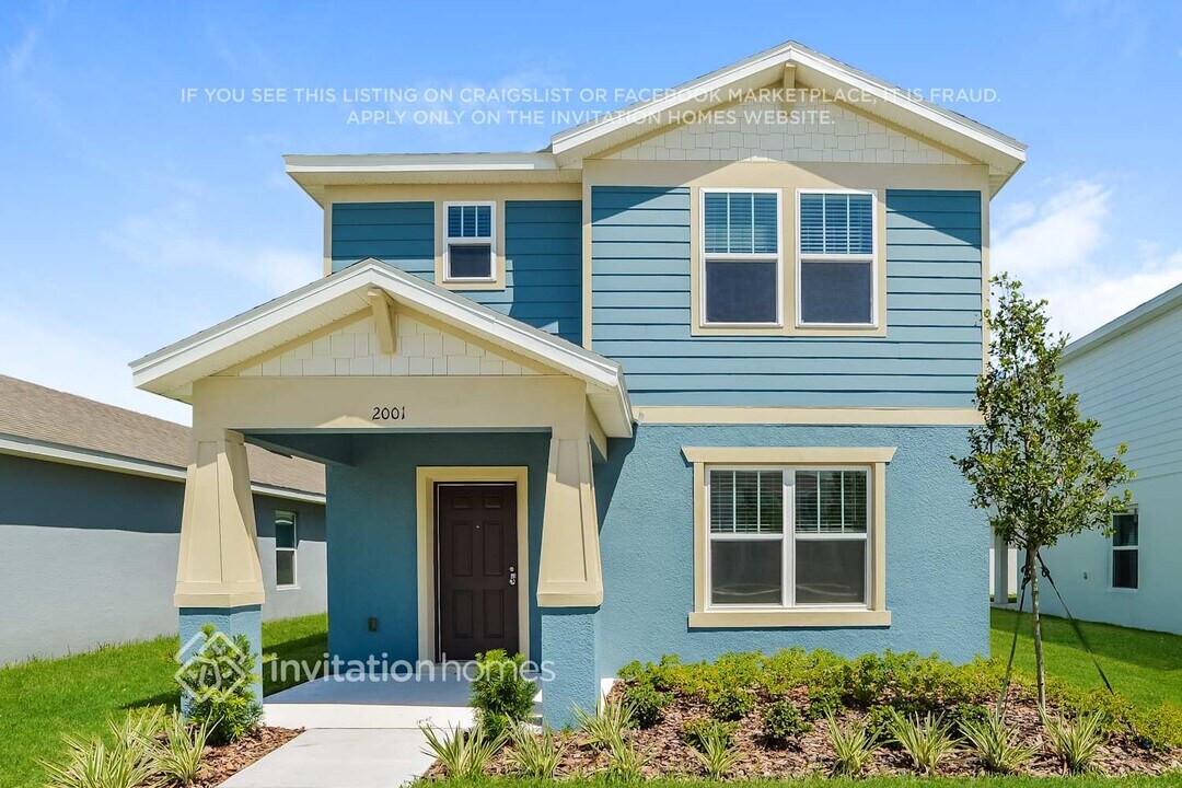 2001 Tohoqua Blvd in Kissimmee, FL - Building Photo
