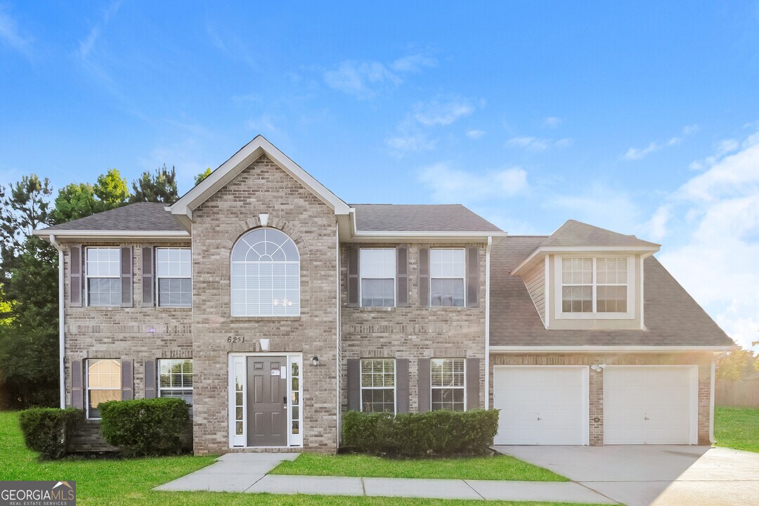 6251 Village Trace in Rex, GA - Building Photo