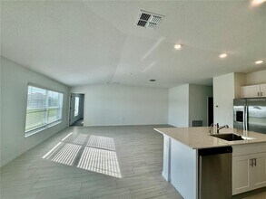 8828 Bay Leaf Dr in Parrish, FL - Building Photo - Building Photo