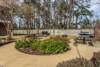 Weatherstone Apartments in Horn Lake, MS - Building Photo - Building Photo