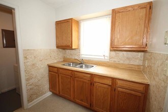 324 W Home St in Junction City, KS - Building Photo - Building Photo