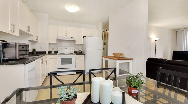 725-715 15 Ave SW in Calgary, AB - Building Photo - Building Photo