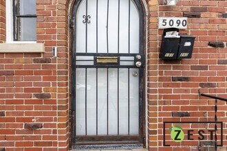 5090 Devonshire Rd, Unit 2 in Detroit, MI - Building Photo - Building Photo