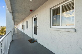 3428 Lake Bayshore Dr in Bradenton, FL - Building Photo - Building Photo