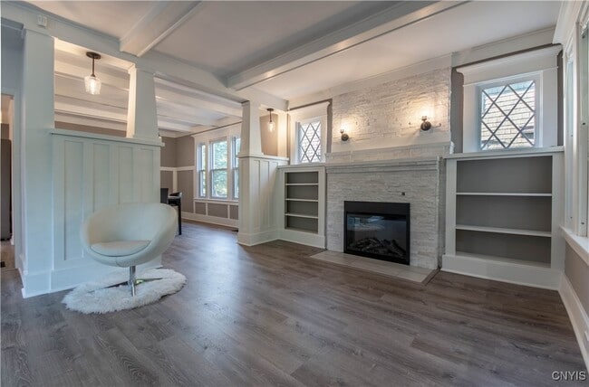 property at 216 Park Dr W