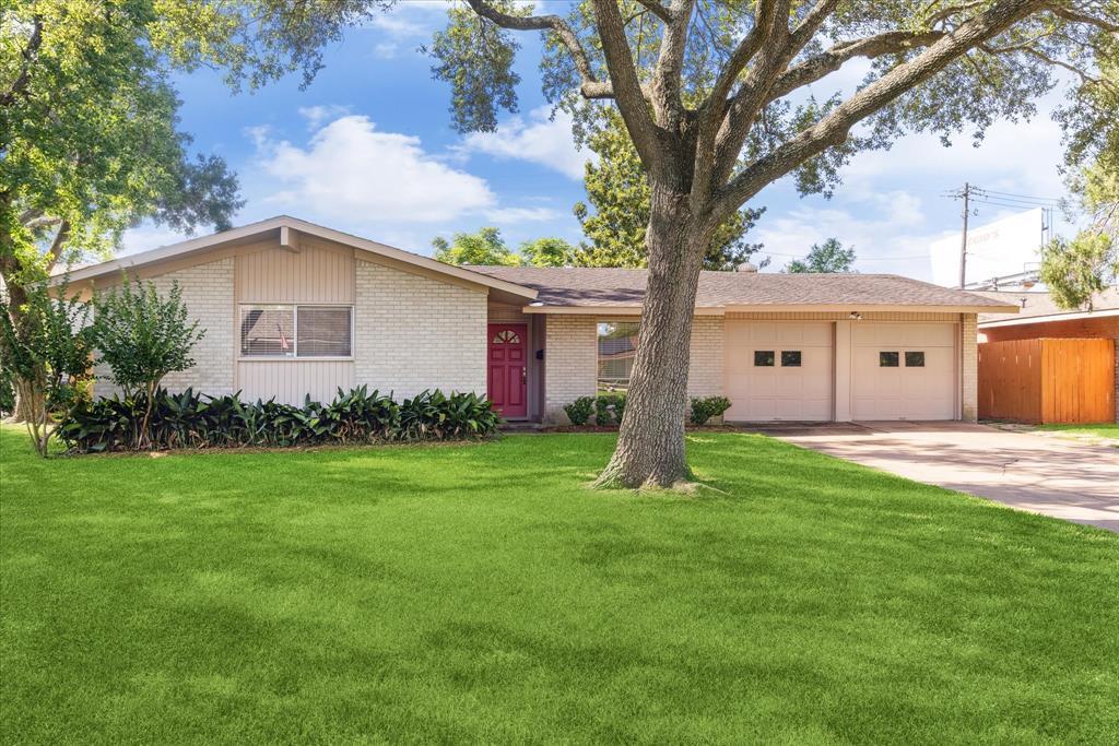 9547 Beverly Hill St in Houston, TX - Building Photo