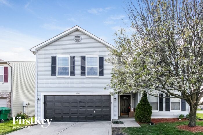 2244 Blossom Dr in Greenwood, IN - Building Photo