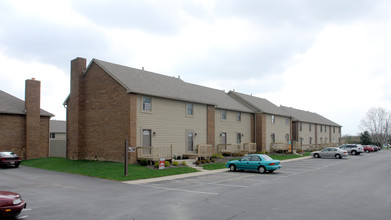 Olde Sawmill Townhomes in Dublin, OH - Foto de edificio - Building Photo