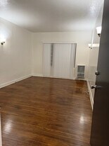636 N Plymouth Blvd in Los Angeles, CA - Building Photo