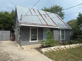 622 Trinity St in Lockhart, TX - Building Photo