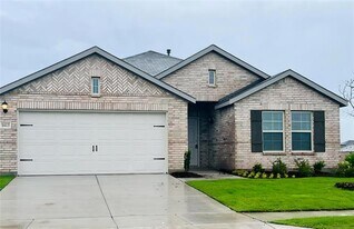1613 Magallon Dr in Royse City, TX - Building Photo