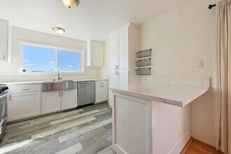 4202 Dakota Dr in San Diego, CA - Building Photo - Building Photo