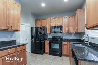 3041 Savannah Oaks Cir in Tarpon Springs, FL - Building Photo - Building Photo