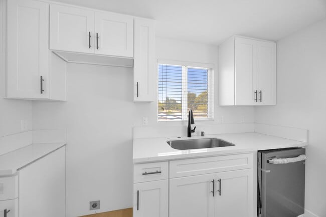 property at 1607 Vuelta Grande Ave