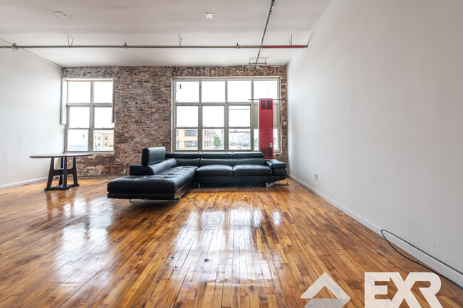 385 Troutman St in Brooklyn, NY - Building Photo - Building Photo