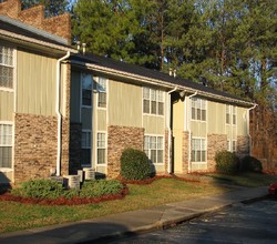 River Ridge Apartments in Riverdale, GA - Building Photo - Building Photo