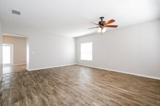 11108 Newbridge Dr in Riverview, FL - Building Photo - Building Photo