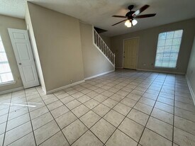 1110-1112 Willow Creek Dr in Zachary, LA - Building Photo