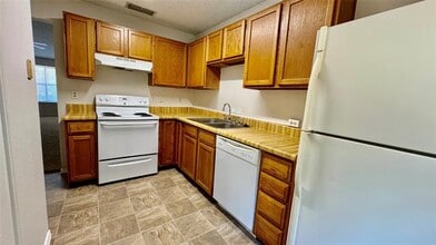 107 Glade Shadow Dr in Euless, TX - Building Photo - Building Photo