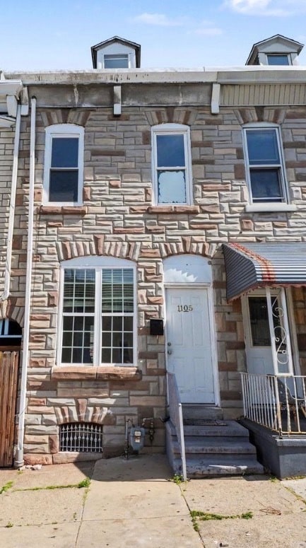property at 1105 Green St