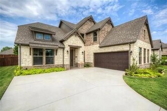 1017 Merion Dr in Burleson, TX - Building Photo - Building Photo