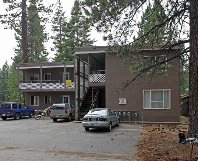 772 James Ave in South Lake Tahoe, CA - Building Photo - Building Photo