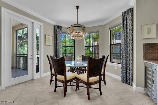 property at 2739 Tiburon Blvd E