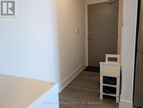 188-2188 Fairview Mall Dr in Toronto, ON - Building Photo - Building Photo