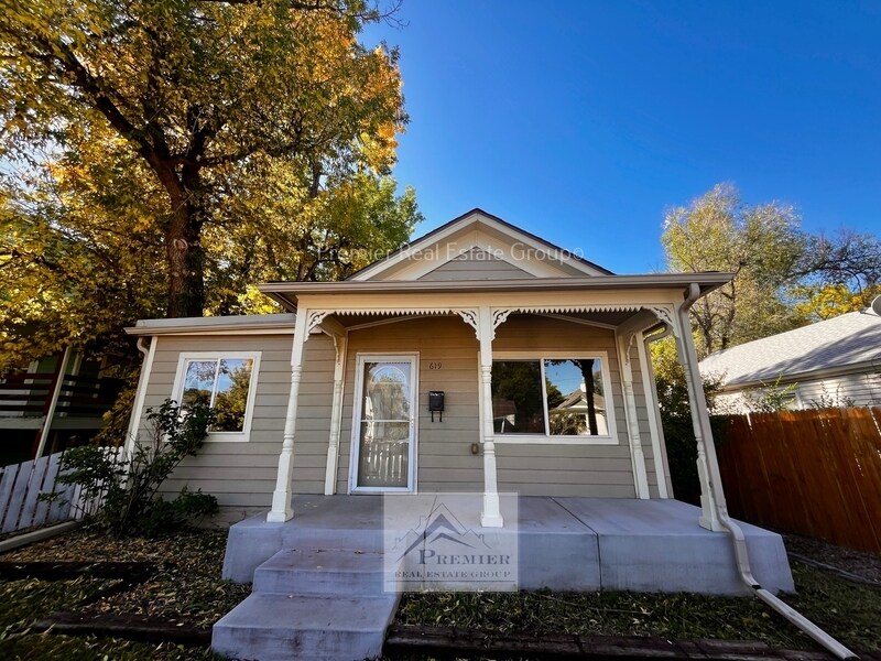 619 E Monument St in Colorado Springs, CO - Building Photo