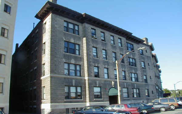 1222 Commonwealth Ave in Allston, MA - Building Photo