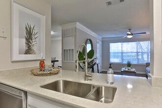 Crestmont at Thornblade in Greenville, SC - Foto de edificio - Interior Photo