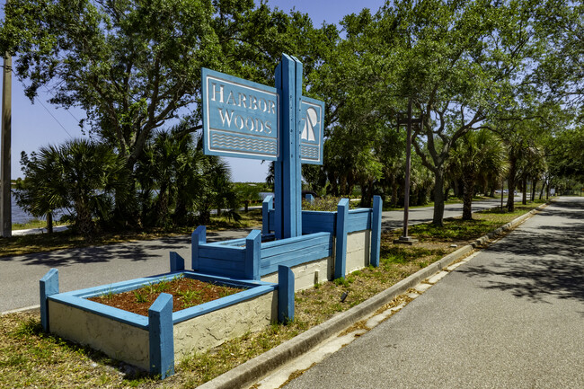 Harbor Woods Condos in Merritt Island, FL - Foto de edificio - Building Photo