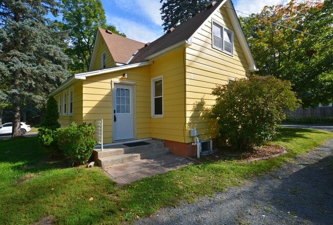 156 6th St NW in Forest Lake, MN - Building Photo - Building Photo