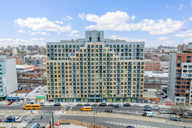 Pointe 310 in Bronx, NY - Building Photo - Building Photo