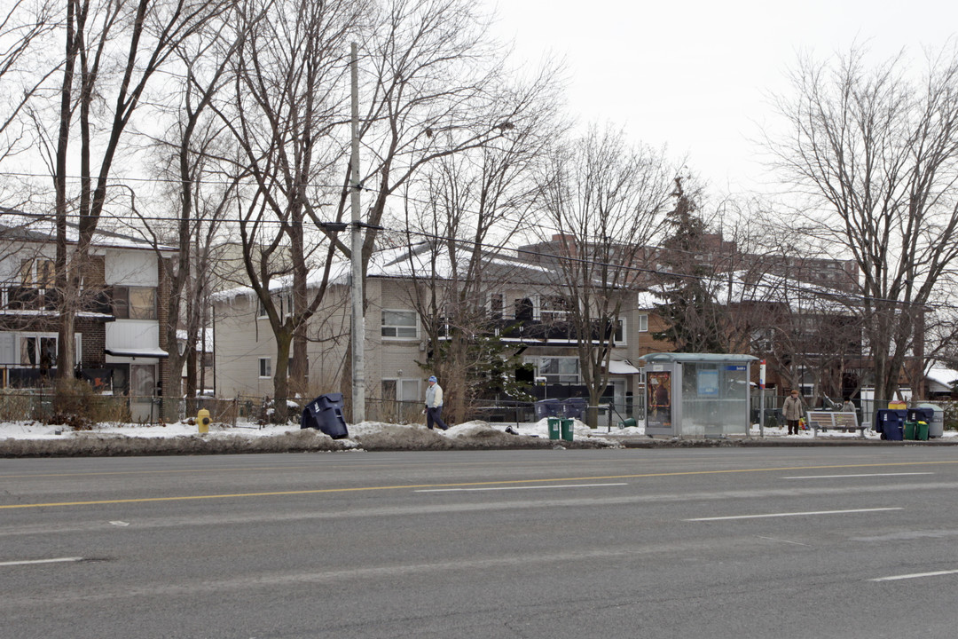 810-812 Ellesmere Rd in Toronto, ON - Building Photo