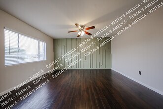 1713 W Oraibi Dr in Phoenix, AZ - Building Photo - Building Photo