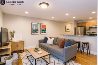 328 St Paul St in Brookline, MA - Building Photo - Building Photo