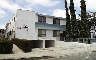 1963 S Bedford St in Los Angeles, CA - Building Photo