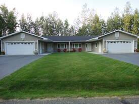 771 Turner Dr in North Pole, AK - Building Photo