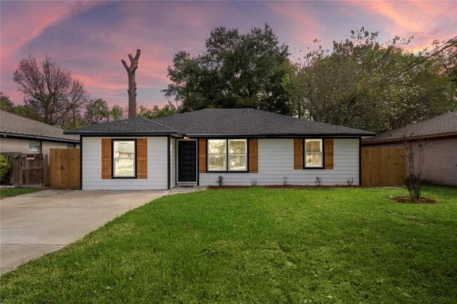 6210 Rolland St in Houston, TX - Building Photo - Building Photo