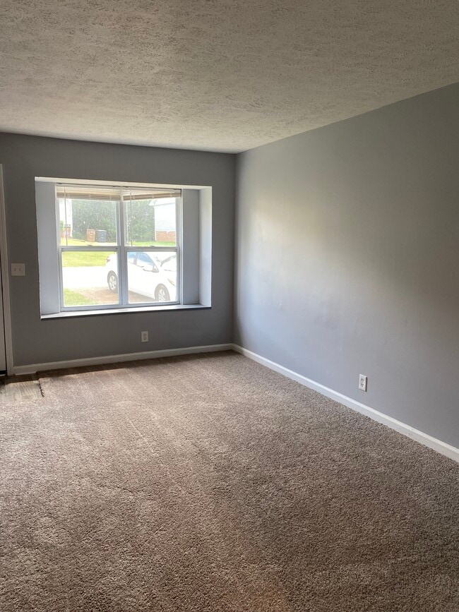 738 Flint Ridge Dr in Whites Creek, TN - Building Photo - Building Photo