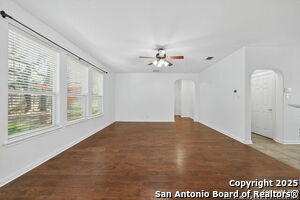 511 Sedberry Ct in San Antonio, TX - Building Photo - Building Photo
