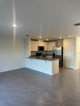 6594 Leo Ln in St. Cloud, FL - Building Photo - Building Photo