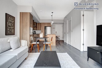 1122 N Hudson St in Arlington, VA - Foto de edificio - Building Photo