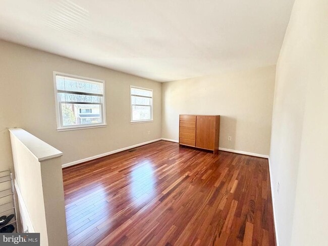 property at 13612 Lindendale Rd